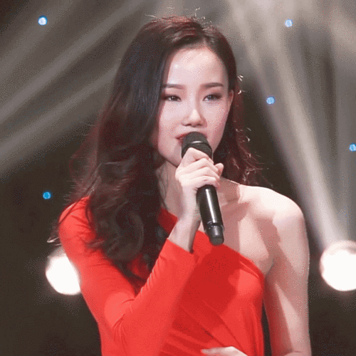 大家好,我是黄龄,有什么想对我说的吗