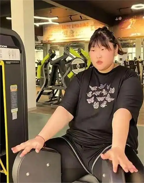 朱雪梅坚持了不久便又跑回家,重拾以前的生活方式.