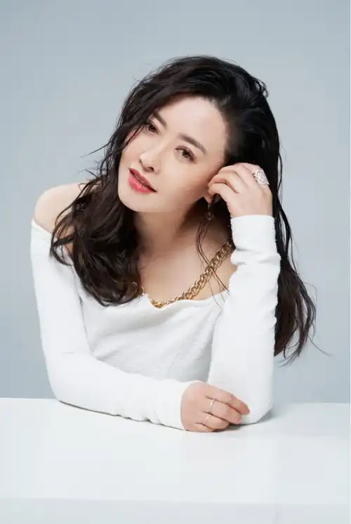 p data-id="gnwor5jsgu">张宛庭(原名:张慧),1982年1月8日出生于辽宁