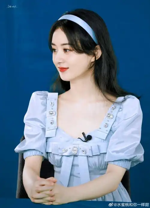 赵丽颖浅蓝色连衣裙造型##赵丽颖浅蓝色连衣裙##abcx赵丽颖 元气宇宙