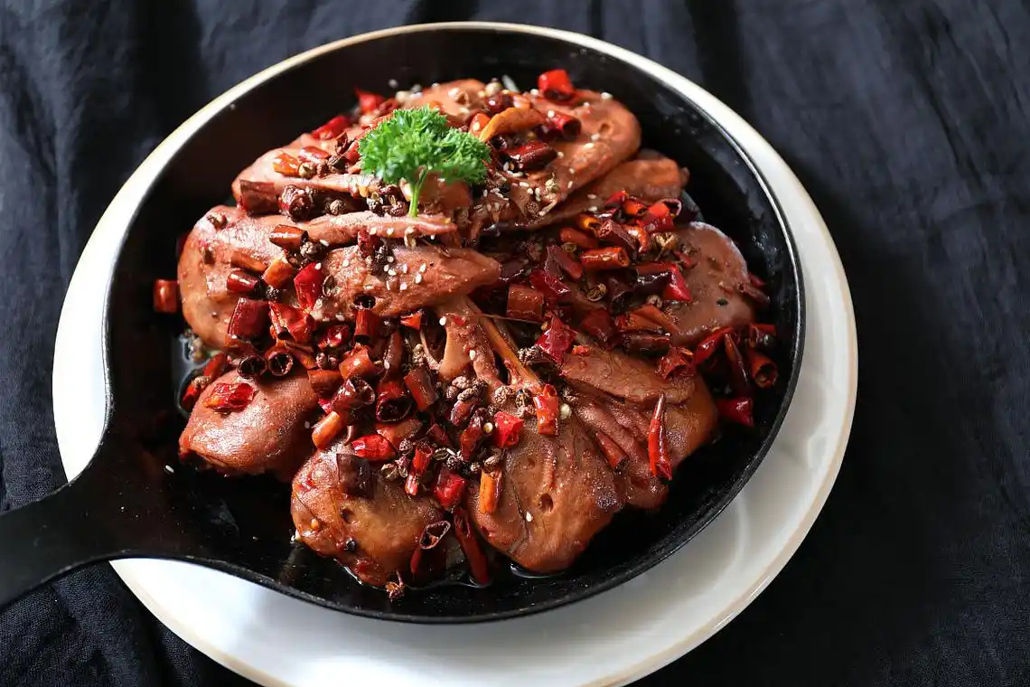 香辣鸭头快速制作方法