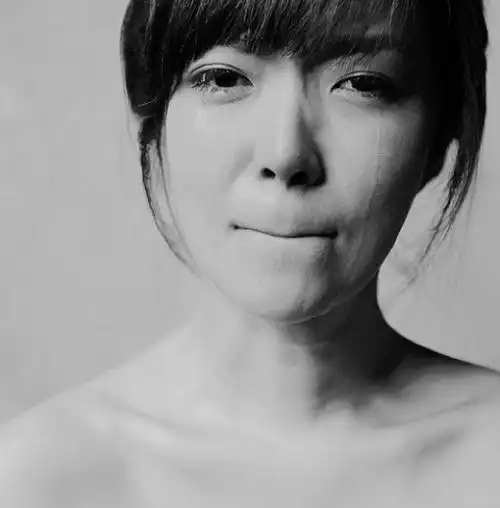 抓着浮草拼命呼吸