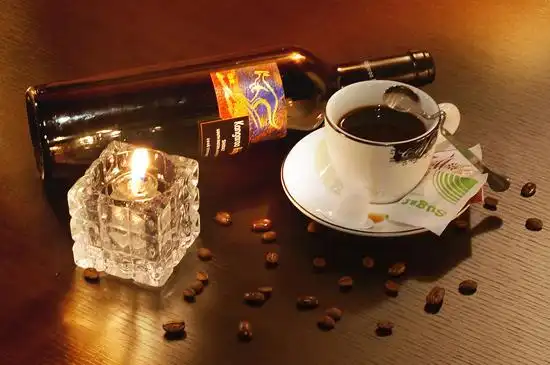 说法1:美酒加咖啡是一种不科学的搭配方式