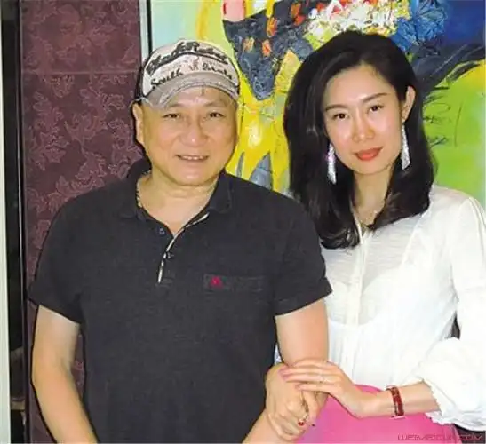 汤镇业和老婆