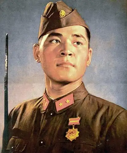 经典"65式",国际化"55式",解放军官兵喜欢哪一款军帽?