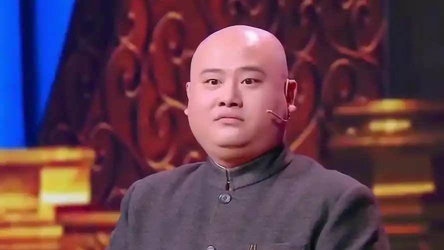 孙健弘表演单口相声,模仿易中天《百家讲坛》,包袱太多了!
