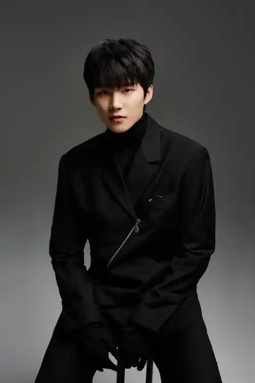 周彦辰图片 周彦辰帅酷时尚写真,明星,帅气,帅哥,大陆男明星,帅哥明星