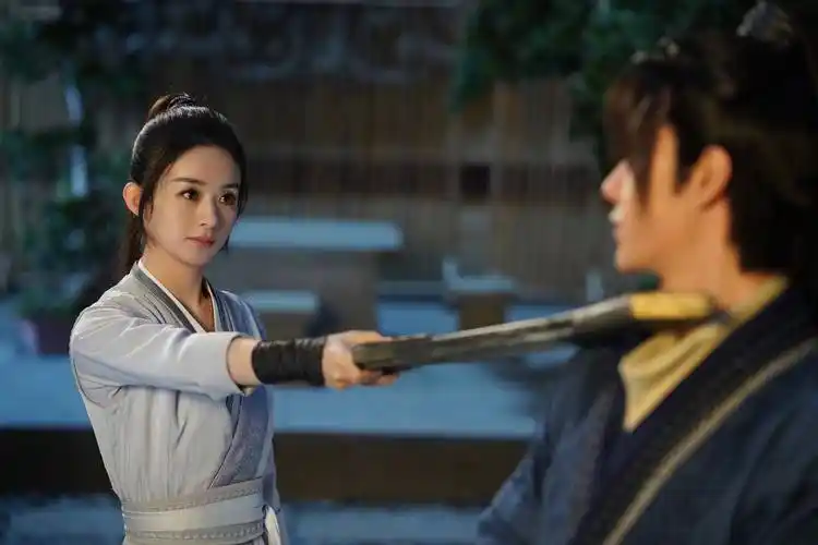 原创让赵丽颖王一博粉丝互掐的武侠剧有翡到底怎么样