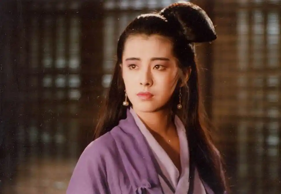 王祖贤生日晒素颜照惊艳网友,年近花甲仍美如少女,发量令人羡慕!