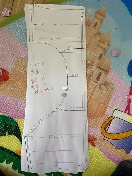 裆部加长版的女童内裤裁剪图