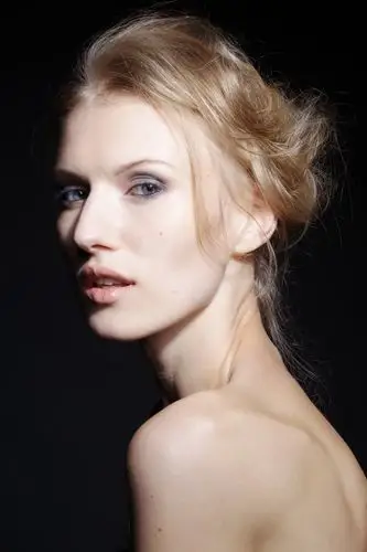 网|ps教程|psd模板|照片处理|ps素材|背景图片|字体下载|ps笔刷下载]