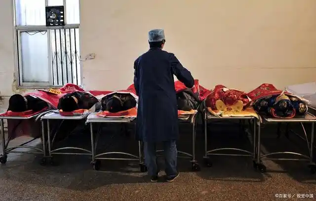 殡仪馆的遗体整容师被称为灵魂的摆渡人,他们的工作有着特殊的意义