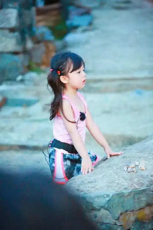 《爸爸去哪儿5》刘畊宏女儿小泡芙图片