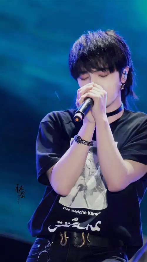 华晨宇美貌大赏#@华晨宇yu  晨鱼落雁,闭月羞华  唯我卷儿,容冠天下!