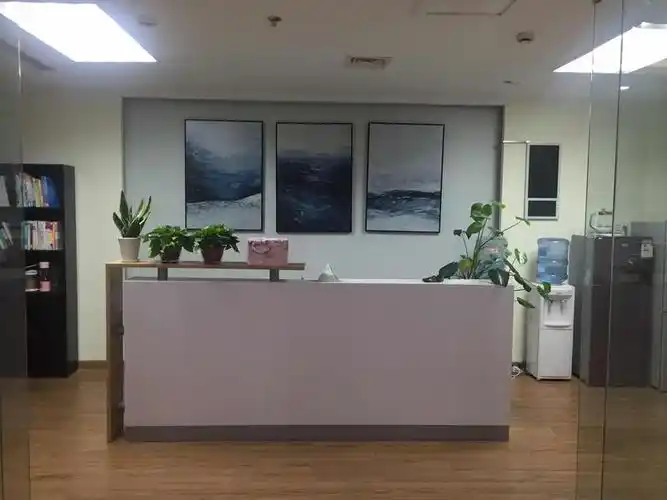 宁波萌牙电子商务有限公司员工上传的前台照片