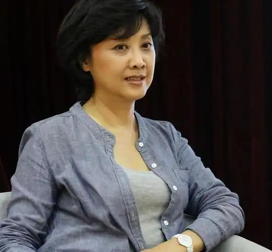 良好的品味来源于生活的每一个角落,朱琳的生活充满了艺术和诗意,她用