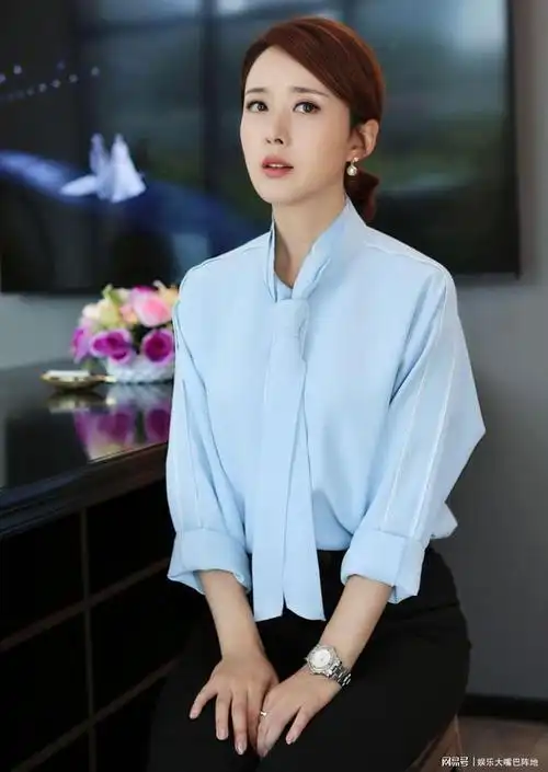 《最美的安排》剧中颜丹晨齐肩短发,干练精致.