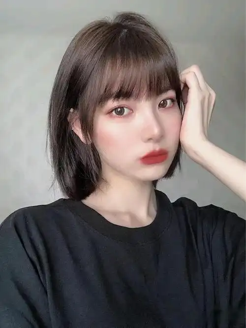 方脸短发发型(适合方脸圆脸减龄女生的短发发型) - 贝贝号