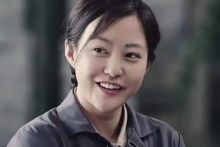 演员郝蕾:与刘烨分开后,一个人带着双胞胎儿子生活