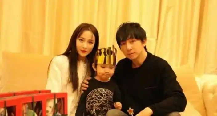 这么一个优秀的演员,任何角色都能驾驭,相比事业的辉煌,守得住默默无