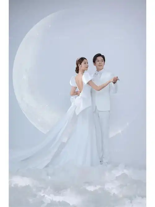 2022室内梦幻光影月亮婚纱照7315