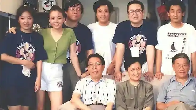 梁欢本人是北京大学的才女,毕业后和大哥一样成了编剧