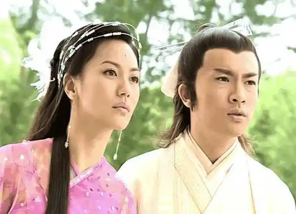 《倚天屠龙记》玄冥二老重伤张无忌,武当七侠为何不报仇?_三丰_朝廷_