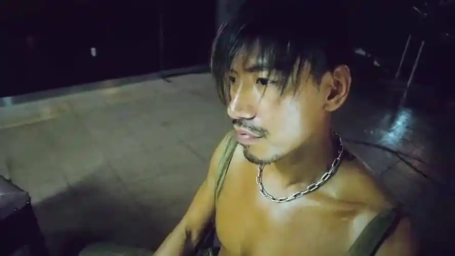 开了一个不好的头,他的表现让林岭东十分赞赏,在接下来的《监狱风云》