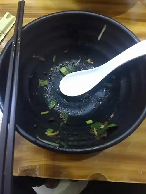 好吃,都吃光了,店里很干净,饭也很平价