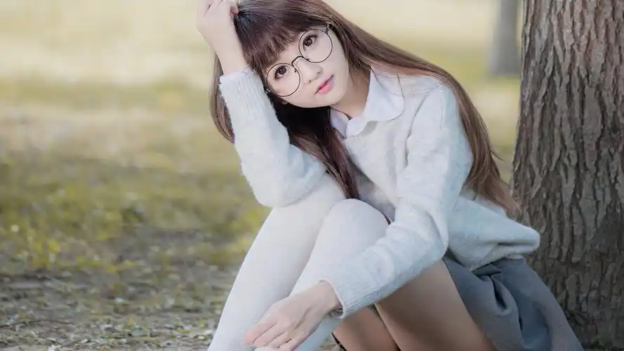 可爱美女写真高清宽屏桌面壁纸