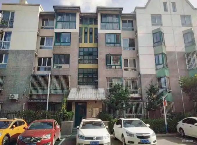 恋日绿岛出售一层 三居室随时可以看,恋日绿岛小区二手房,700万,3室2