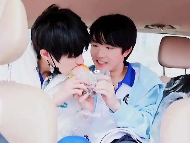 总是喜欢不经意的瞬间朱志鑫苏新皓