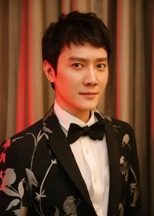 冯绍峰湖南卫视跨年演唱会图片