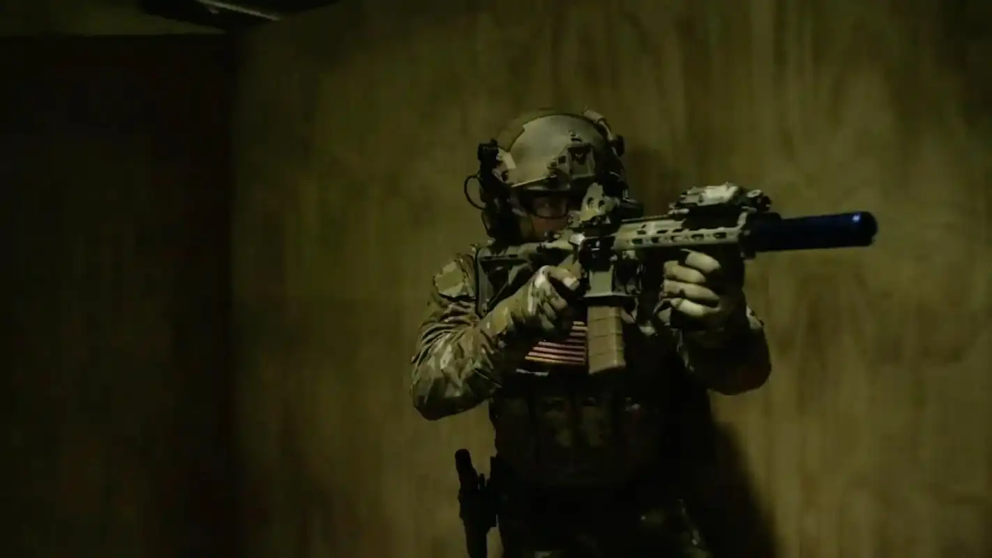 海豹青队战术训练,用身体挡住手雷可不可取?#特种部队#海豹突击队