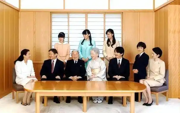 坚持近亲结婚两千年,日本天皇家族为何如此奇葩?