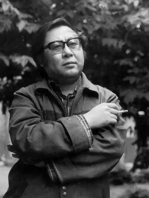 原创路遥住院还被妻子要求离婚深夜咳血病逝死后留给女儿一堆欠条