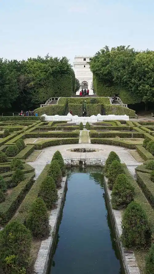 法国巴黎路易十四凡尔赛宫世界最大的规则式皇家园林