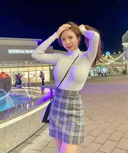 针织衫温柔大方显身材这样打扮的女生适合做女朋友吗