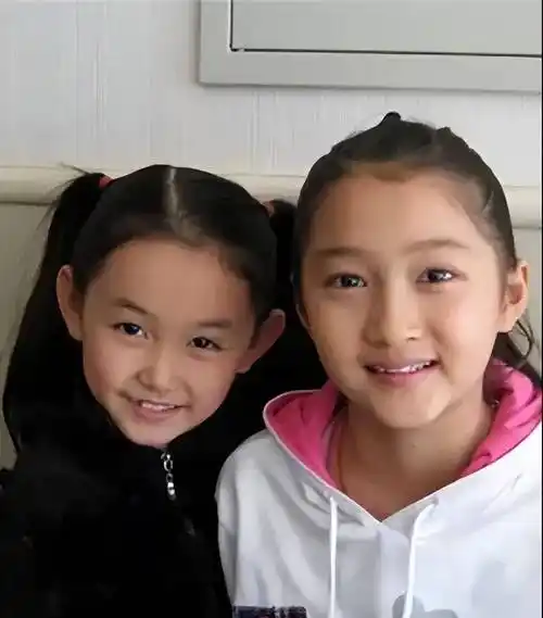 刘威抱着童年的杨幂,刘德华亲了谢霆锋一口!