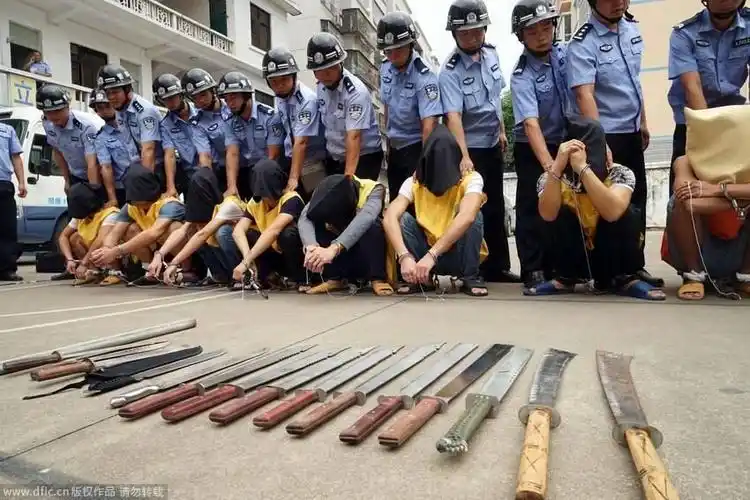 够不上黑社会的乡村混混怎么根除