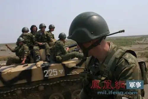 "和平使命-2005"回顾:参演俄罗斯空降兵(组图)