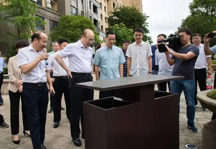 金华市委副书记,市长尹学群来浦视察加百列垃圾分类处理项目