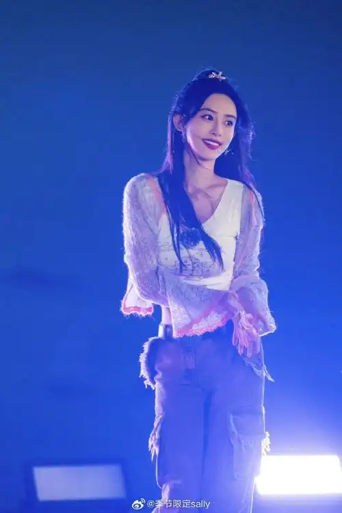 演员圈有魏大勋孟子义关晓彤,歌手有周深李荣浩张碧晨,今年有点东西啊