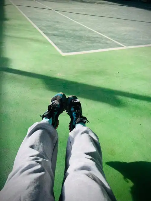 晚上冷冷的,但又热热的,知道自己肯定烧起来了,没