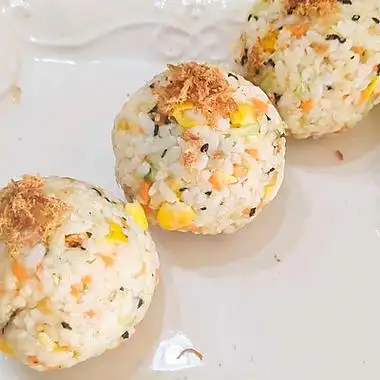 老妈做的肉松饭团(饭团肉松什么牌子好) - 114货源网