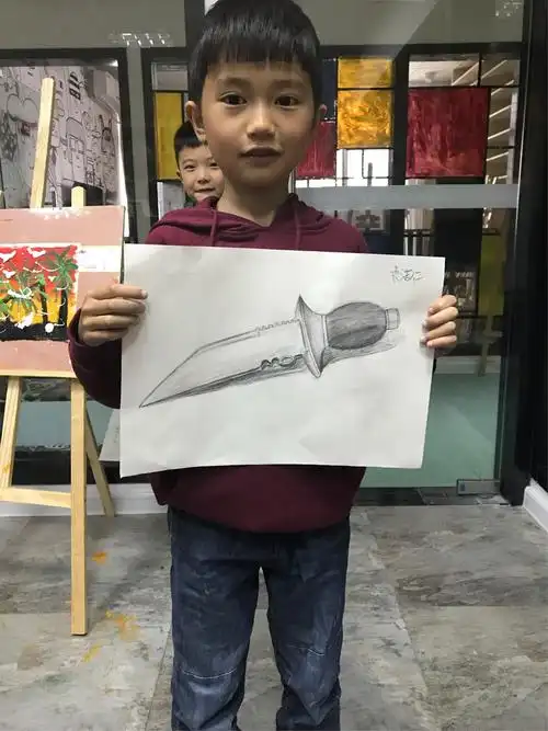 春辉美术教育～素描～小刀