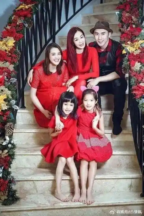 51岁钟丽缇与小12岁的老公,"恋爱"收获幸福_生活_女儿_周星驰