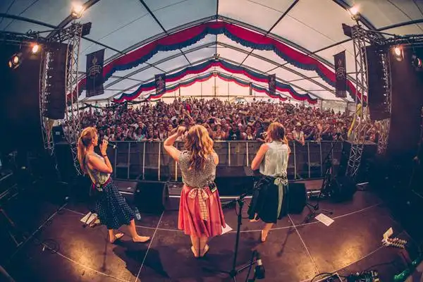 奥地利伍德斯托克全球最大的露天管乐音乐节