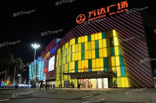 周边有漳州市中医院,万达广场,碧湖公园,海鸟城等生活娱乐设施配套.