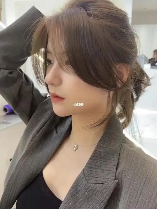 八字刘海_八字刘海_刘海_时尚_发型